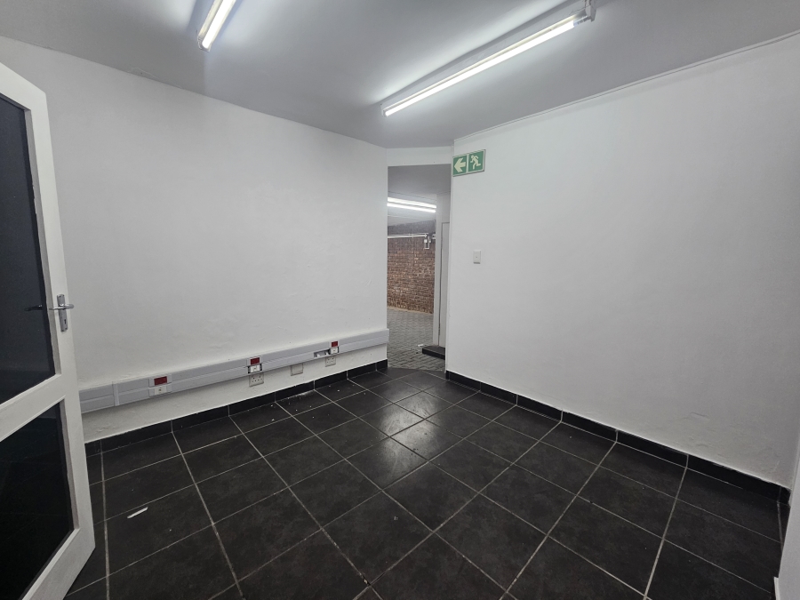 To Let commercial Property for Rent in Vincent Eastern Cape